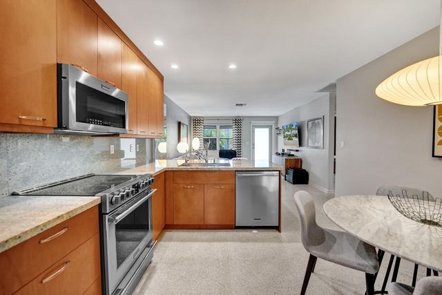 2610 NE 10th Terrace 2608-2610, Wilton Manors, FL 33334