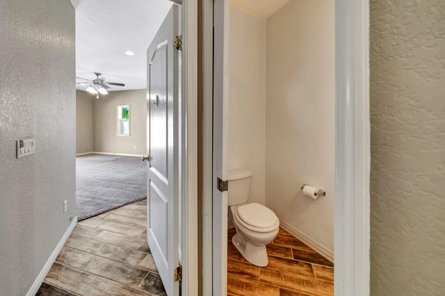 7315 W Ave A 8, Lancaster, CA 93536