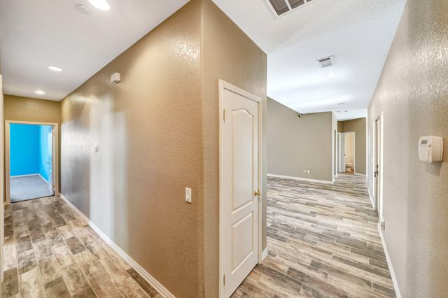 7315 W Ave A 8, Lancaster, CA 93536