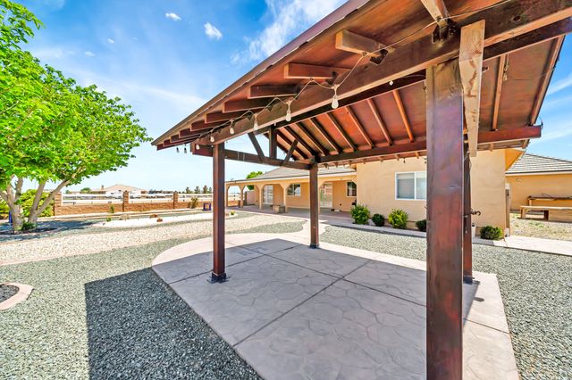 7315 W Ave A 8, Lancaster, CA 93536