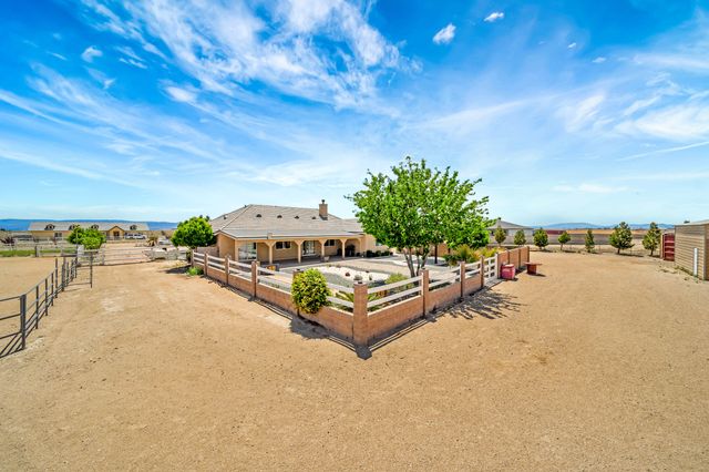 7315 W Ave A 8, Lancaster, CA 93536