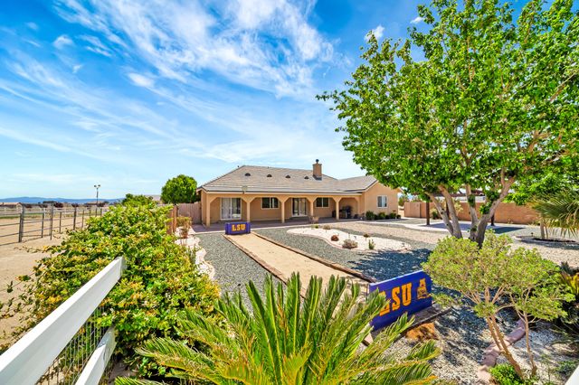 7315 W Ave A 8, Lancaster, CA 93536