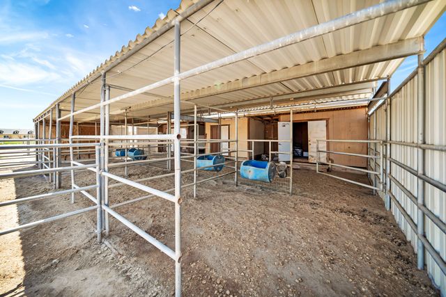 7315 W Ave A 8, Lancaster, CA 93536