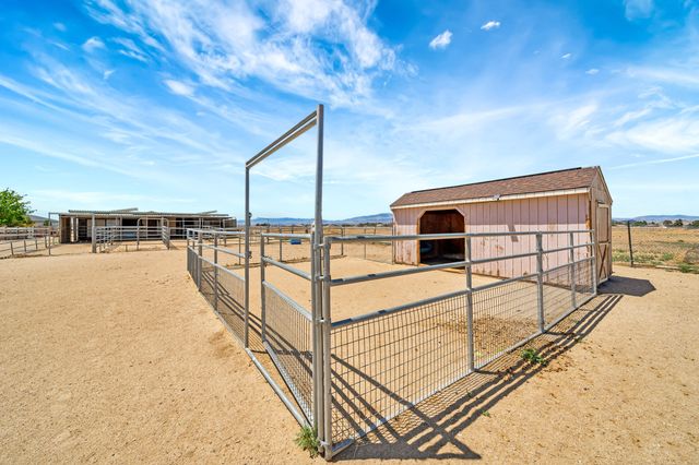 7315 W Ave A 8, Lancaster, CA 93536