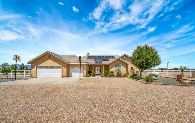 7315 W Ave A 8, Lancaster, CA 93536