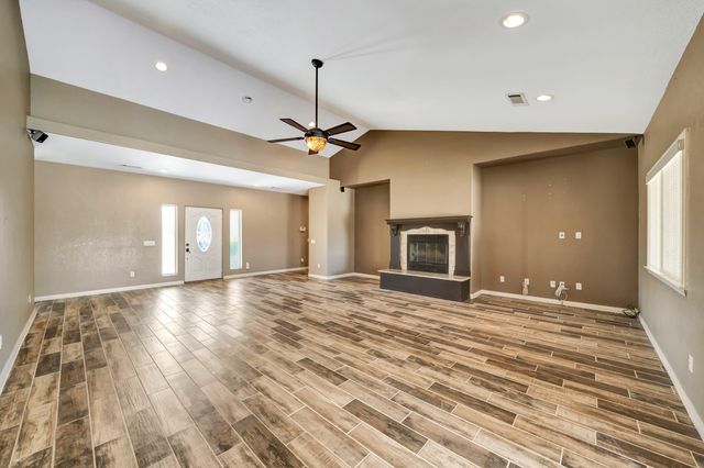 7315 W Ave A 8, Lancaster, CA 93536