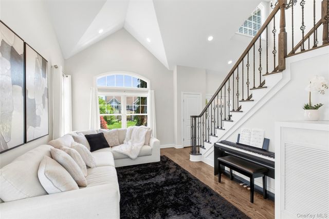 25 Ashley Circle, Manorville, NY 11949