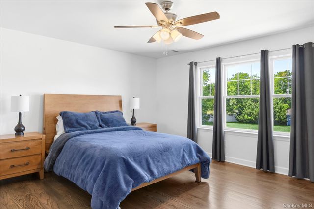 25 Ashley Circle, Manorville, NY 11949