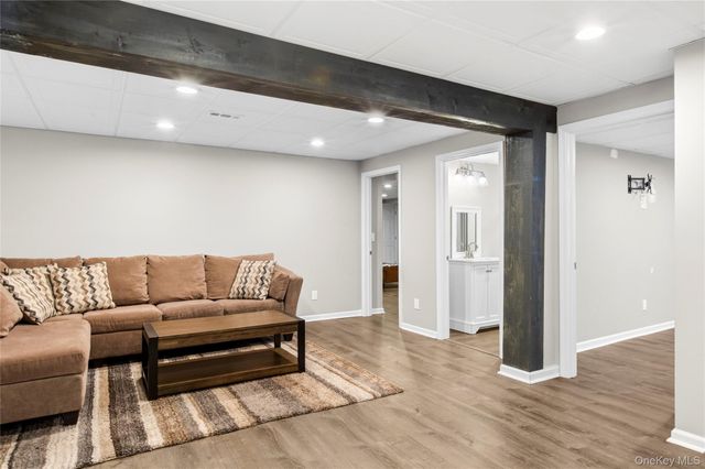 25 Ashley Circle, Manorville, NY 11949