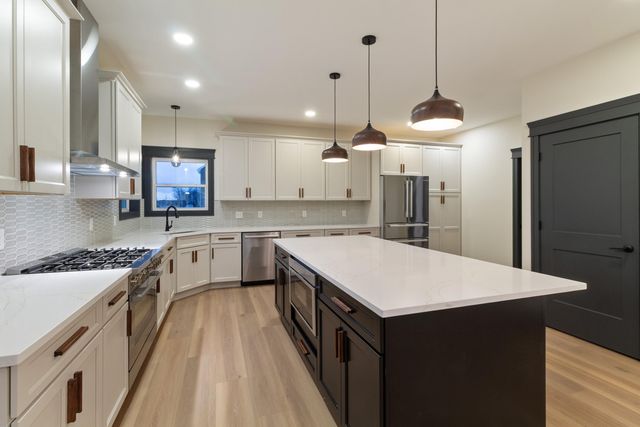 10138 Sentry Drive, St. John, IN 46373