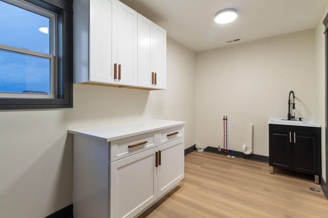 10138 Sentry Drive, St. John, IN 46373