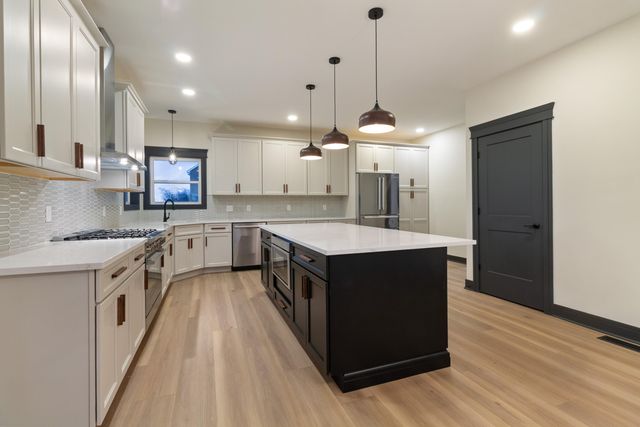 10138 Sentry Drive, St. John, IN 46373