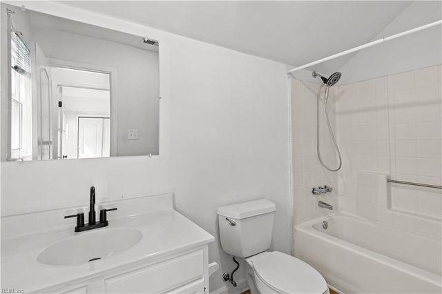 812 Hardwood DR, Chesapeake, VA 23320