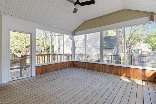 812 Hardwood DR, Chesapeake, VA 23320