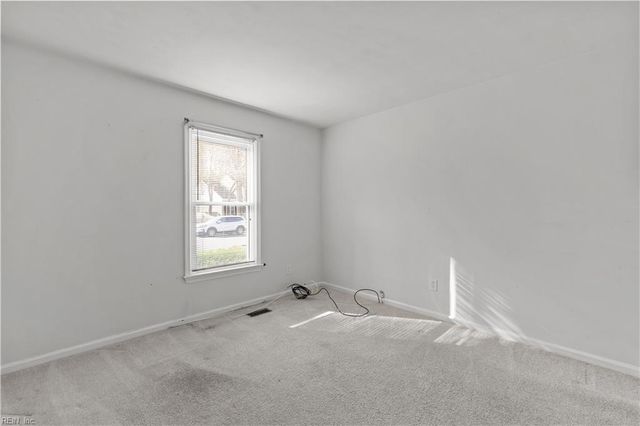 812 Hardwood DR, Chesapeake, VA 23320