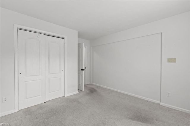 812 Hardwood DR, Chesapeake, VA 23320