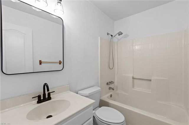 812 Hardwood DR, Chesapeake, VA 23320