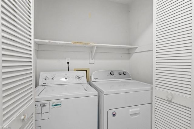 812 Hardwood DR, Chesapeake, VA 23320