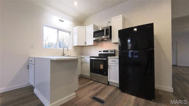 204 E Davis Street, West Plains, MO 65775