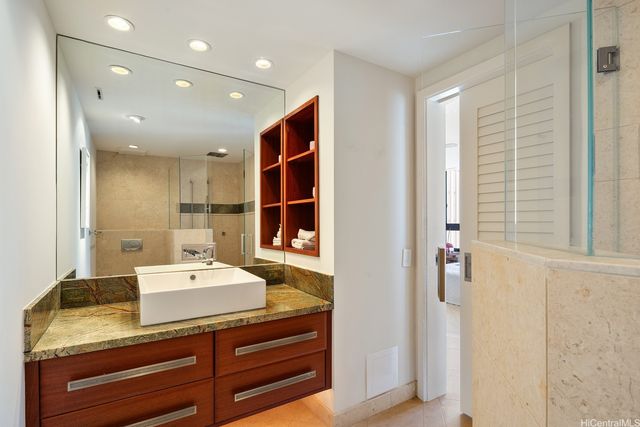 2979 Kalakaua Avenue 601, Honolulu, HI 96815