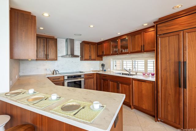 2979 Kalakaua Avenue 601, Honolulu, HI 96815