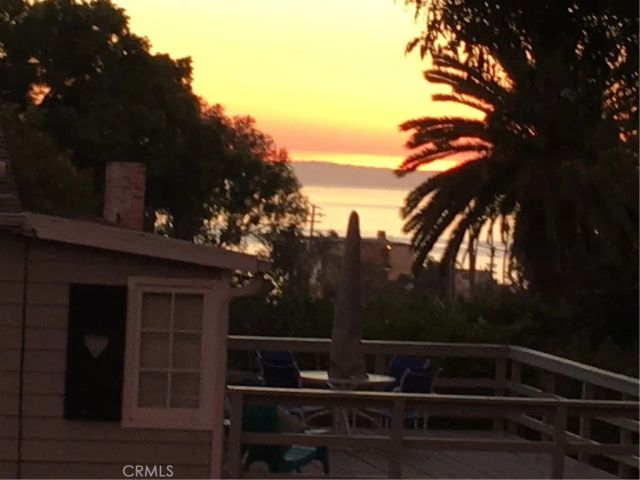 460 Saint Anns Drive, Laguna Beach, CA 92651