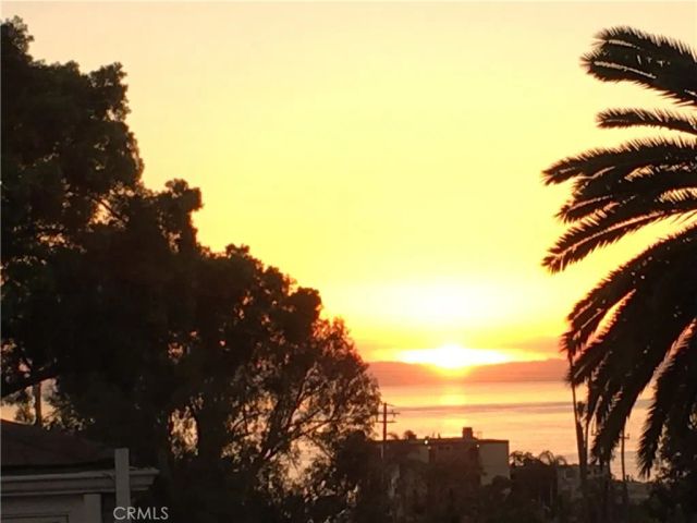 460 Saint Anns Drive, Laguna Beach, CA 92651