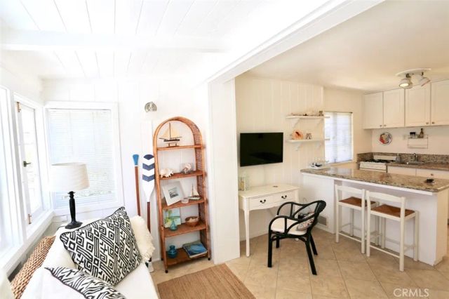 460 Saint Anns Drive, Laguna Beach, CA 92651