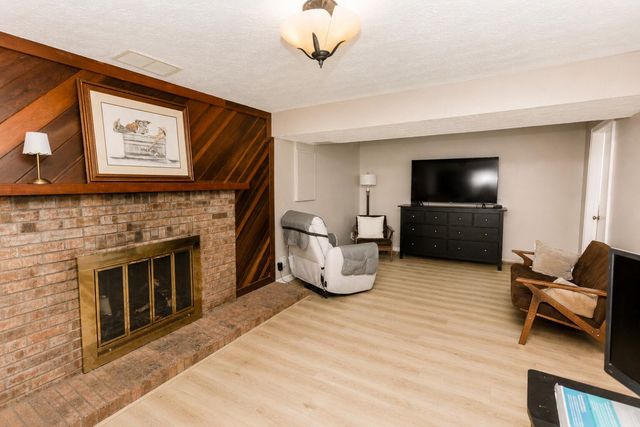 1517 Woodside Drive, Florence, KY 41042
