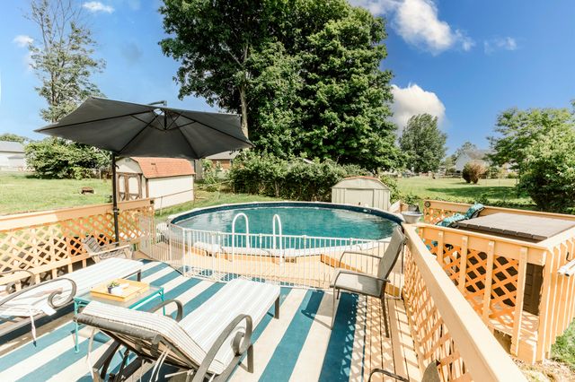 1517 Woodside Drive, Florence, KY 41042