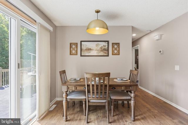 78 LIZZIE MILLS RD, Castleton, VA 22716