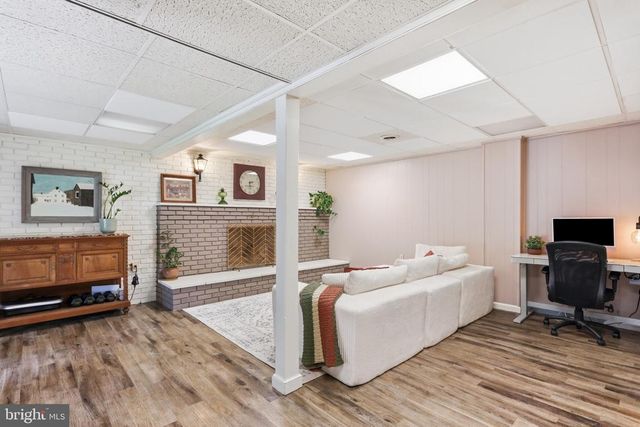 78 LIZZIE MILLS RD, Castleton, VA 22716