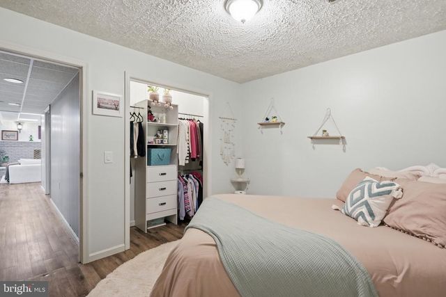 78 LIZZIE MILLS RD, Castleton, VA 22716