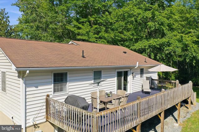 78 LIZZIE MILLS RD, Castleton, VA 22716