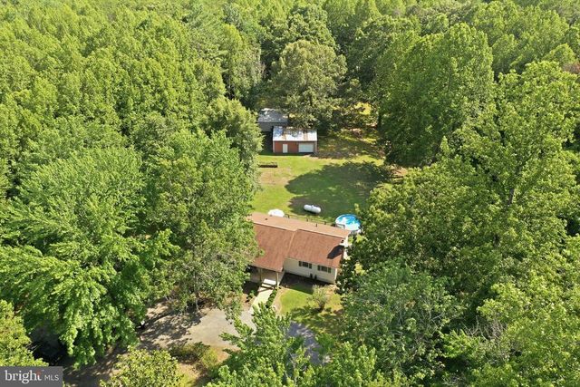 78 LIZZIE MILLS RD, Castleton, VA 22716
