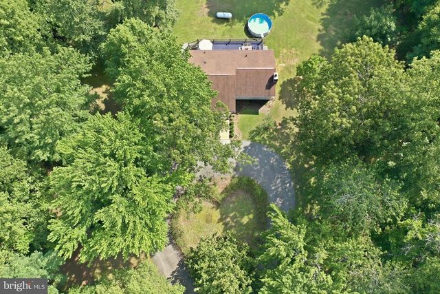 78 LIZZIE MILLS RD, Castleton, VA 22716