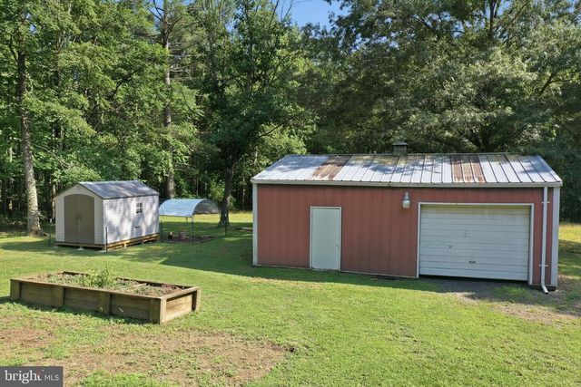78 LIZZIE MILLS RD, Castleton, VA 22716