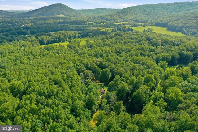 78 LIZZIE MILLS RD, Castleton, VA 22716