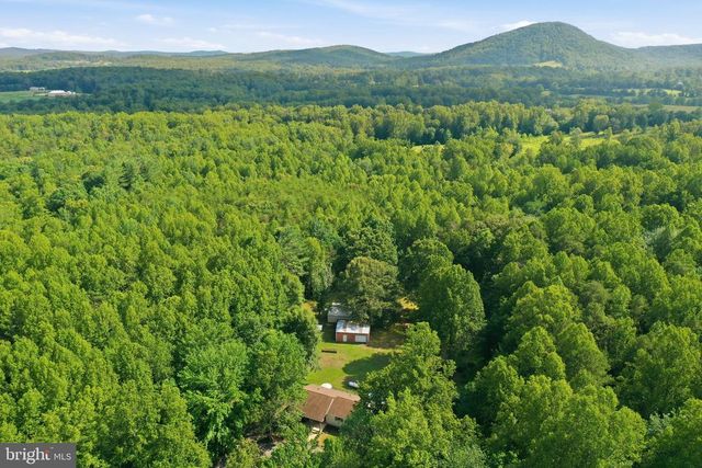 78 LIZZIE MILLS RD, Castleton, VA 22716