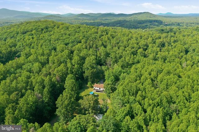 78 LIZZIE MILLS RD, Castleton, VA 22716