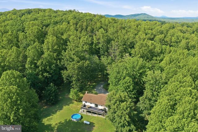 78 LIZZIE MILLS RD, Castleton, VA 22716