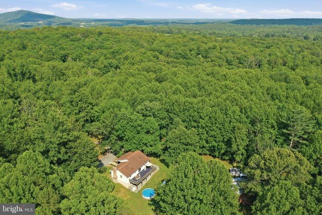 78 LIZZIE MILLS RD, Castleton, VA 22716