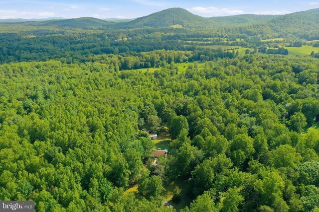 78 LIZZIE MILLS RD, Castleton, VA 22716