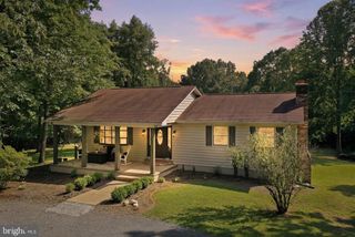 78 LIZZIE MILLS RD, Castleton, VA 22716