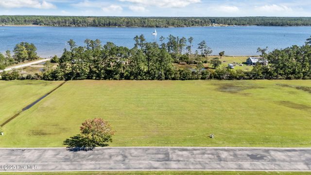 105 Waterway Drive, Havelock, NC 28532