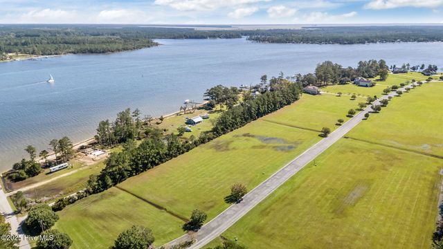 105 Waterway Drive, Havelock, NC 28532