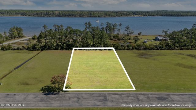 105 Waterway Drive, Havelock, NC 28532