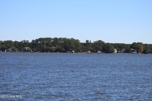 105 Waterway Drive, Havelock, NC 28532