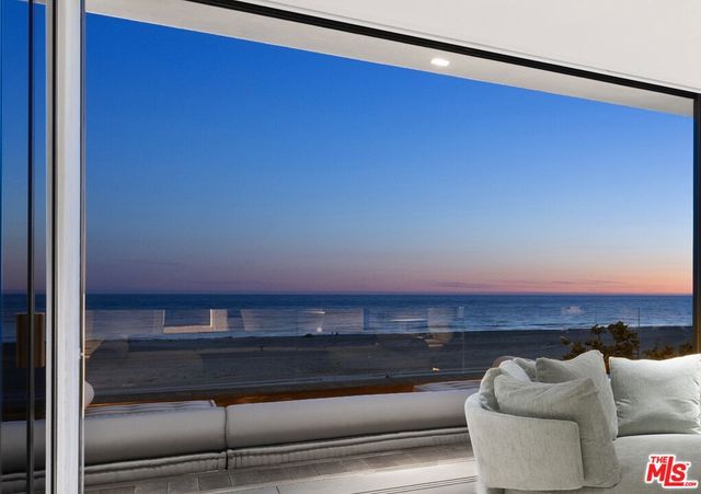 547 Palisades Beach Road, Santa Monica, CA 90402