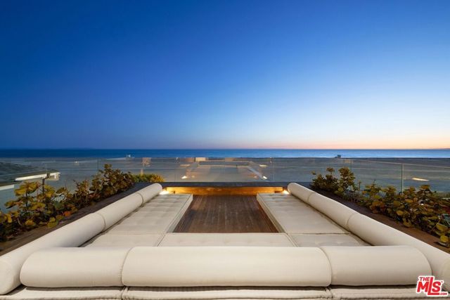 547 Palisades Beach Road, Santa Monica, CA 90402